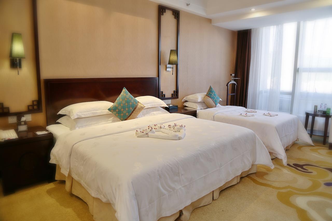 Royal Century Hotel Shenzhen Exterior photo