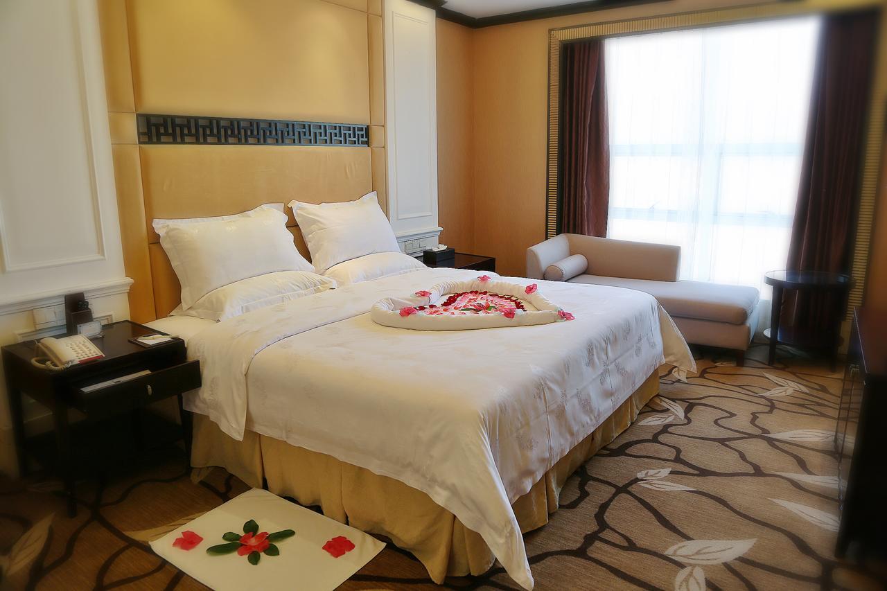 Royal Century Hotel Shenzhen Exterior photo