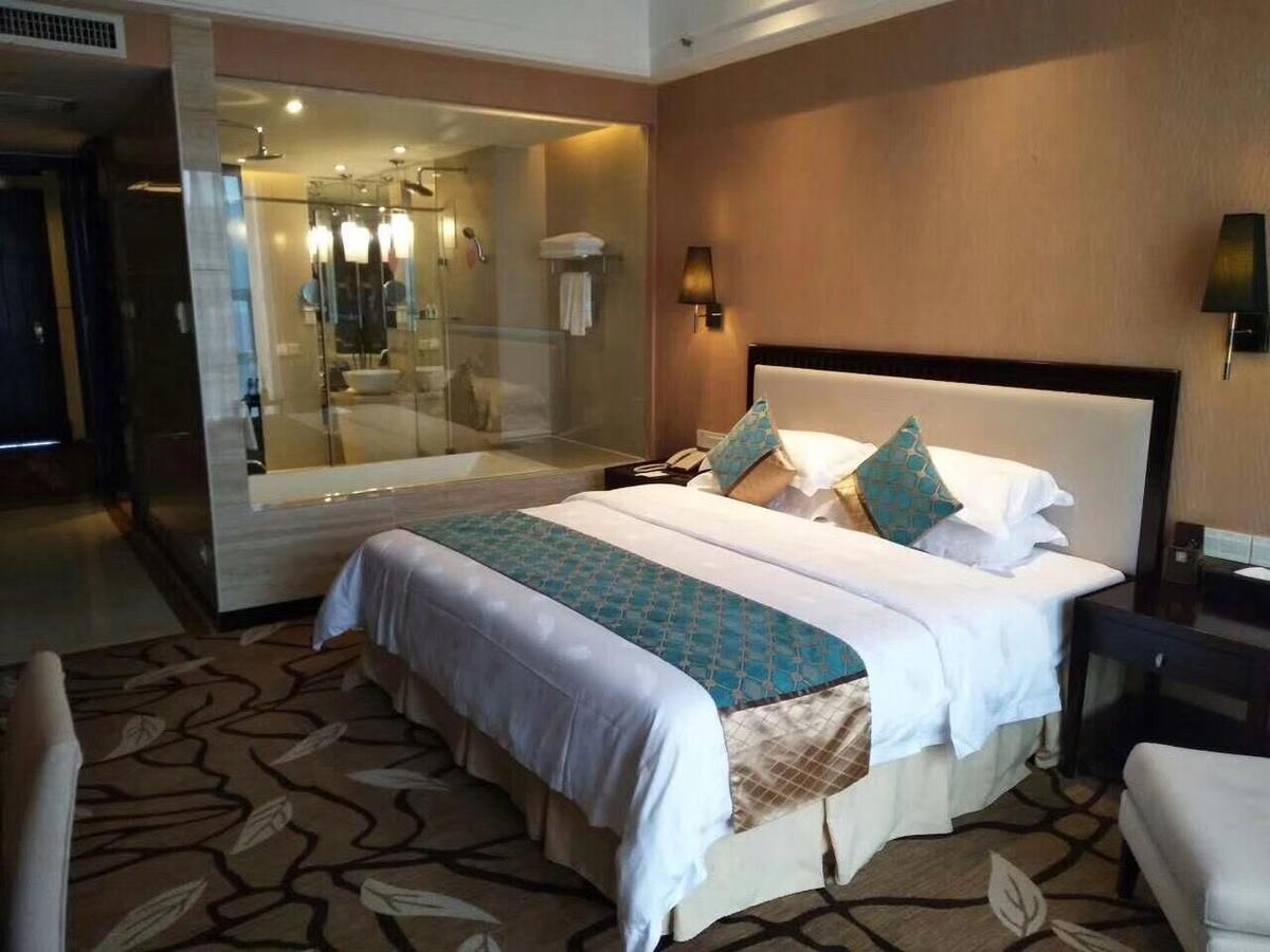 Royal Century Hotel Shenzhen Exterior photo