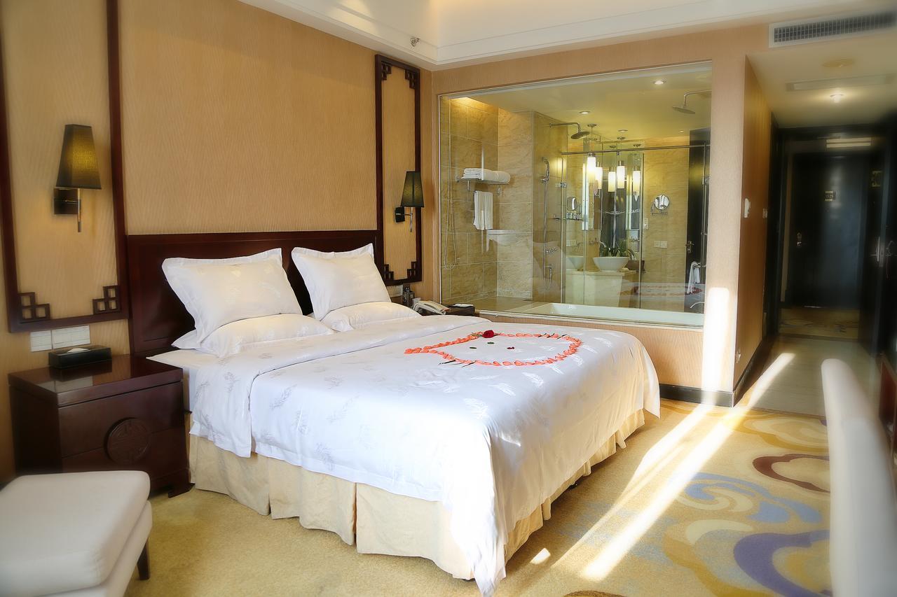 Royal Century Hotel Shenzhen Exterior photo